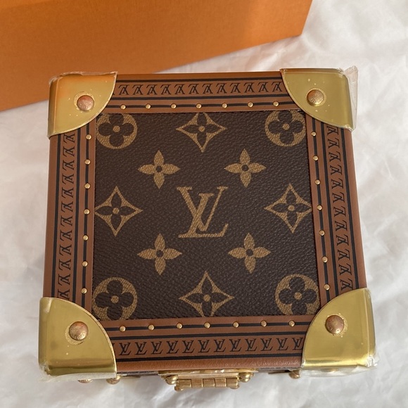 LOUIS Vuitton Monogram Watch/Bracelet Jewelry Trunk - Picture 4 of 16
